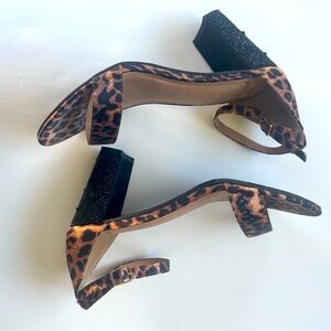 Used Wide Leopard heels